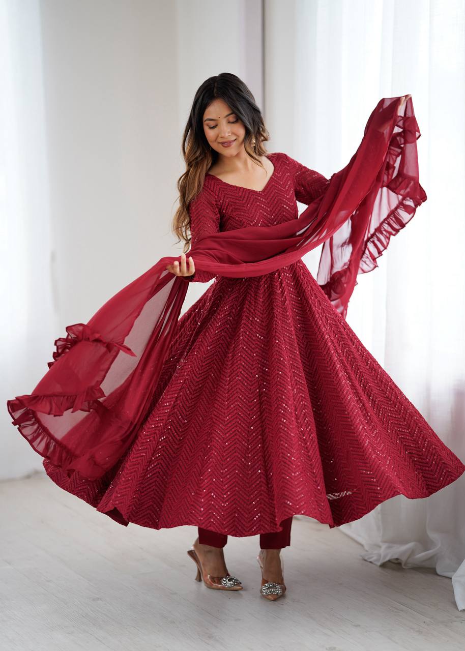 ✨ Elegant Lucknowi Anarkali Set ✨